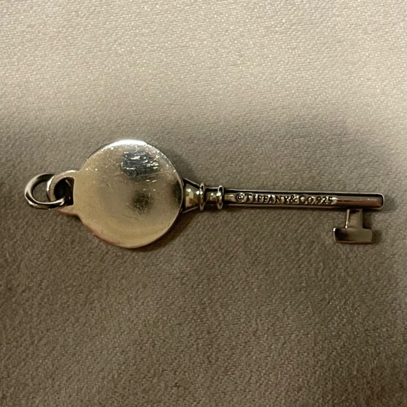 Tiffany & Co. Round Key Pendant - Picture 6 of 6